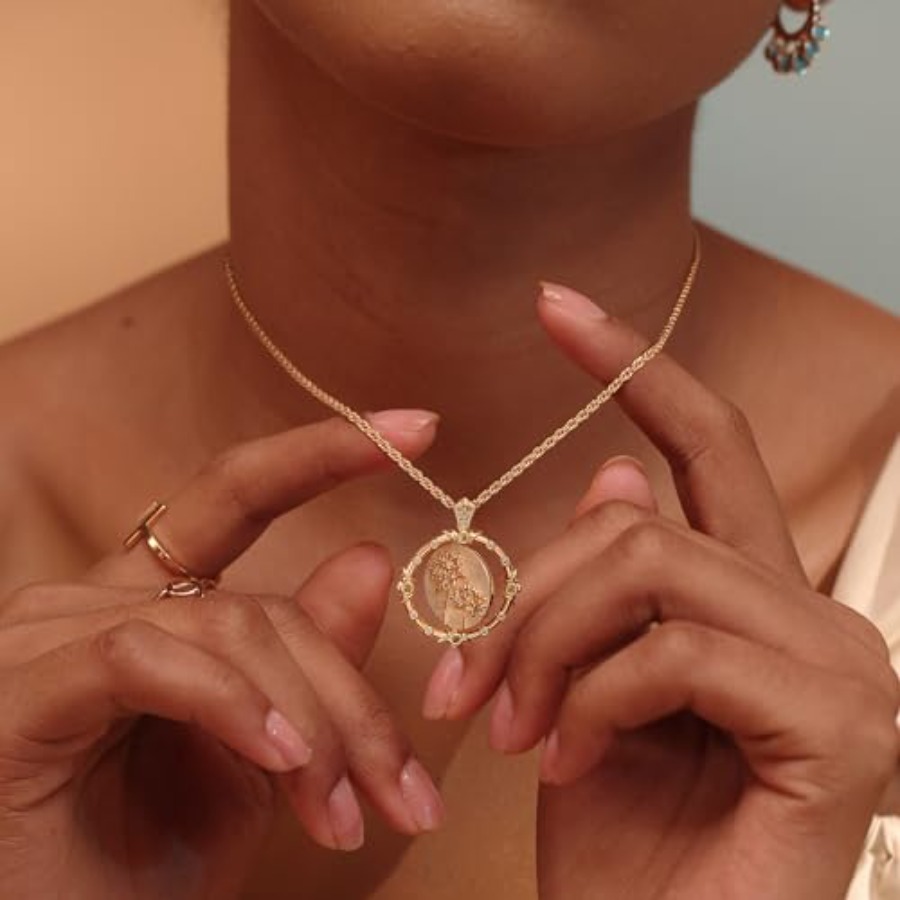 Fettero Gold Necklace for Wome - Birth Flower Necklace recension och pris